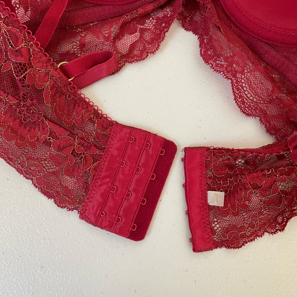 Two lace bras - Picture 4 of 4